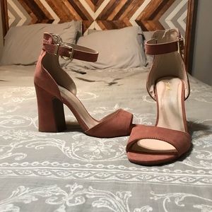 Qupid Rose Heels